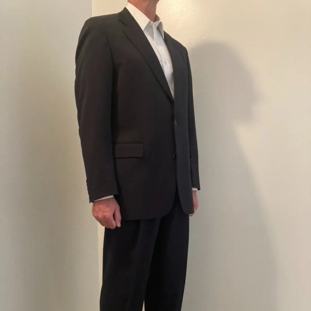 Brooks Brothers, 100% Wool Suit - Picture 2 of 12